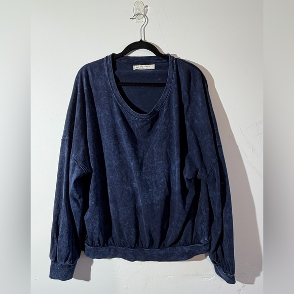 We The Free FP Navy Acid wash Long Sleeve Sz M - Oversized Boho Edgy 100% Cotton - Picture 2 of 7